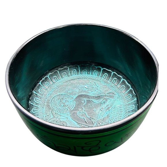 7" D/F Note Aluminum Cast Himalayan Singing Bowl - Picture 3 of 5